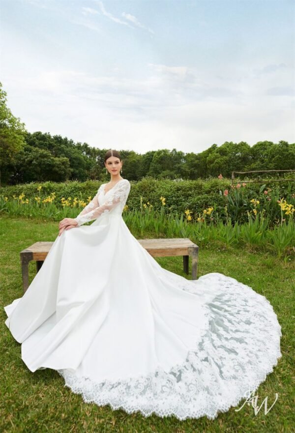 AW Giva Wedding Dress - Image 6