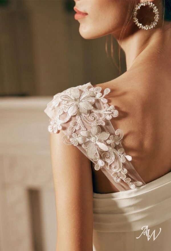 AW Hepzia Wedding Dress - Image 4