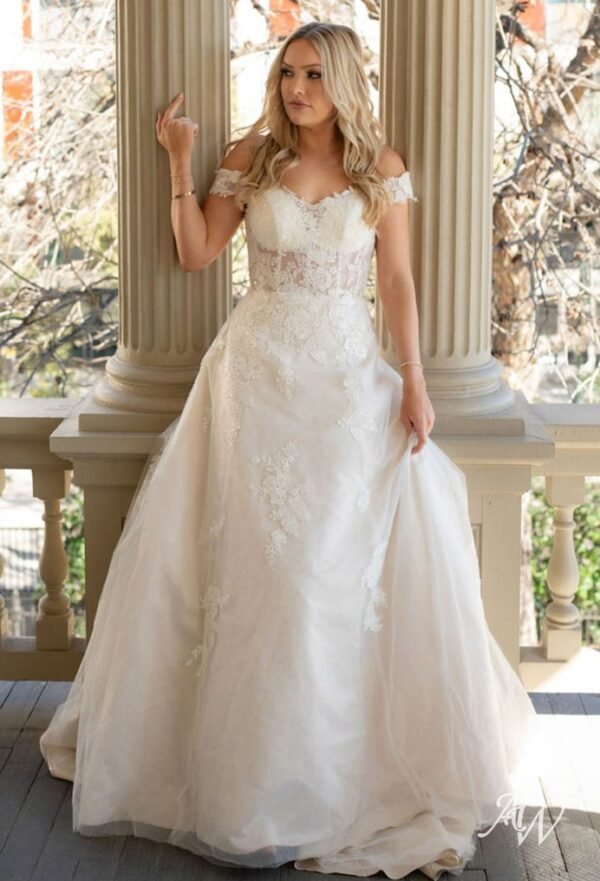 AW Catrina Wedding Dress - Image 4