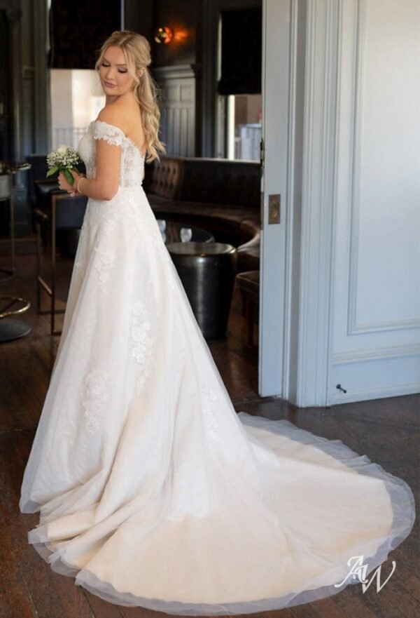 AW Catrina Wedding Dress - Image 5