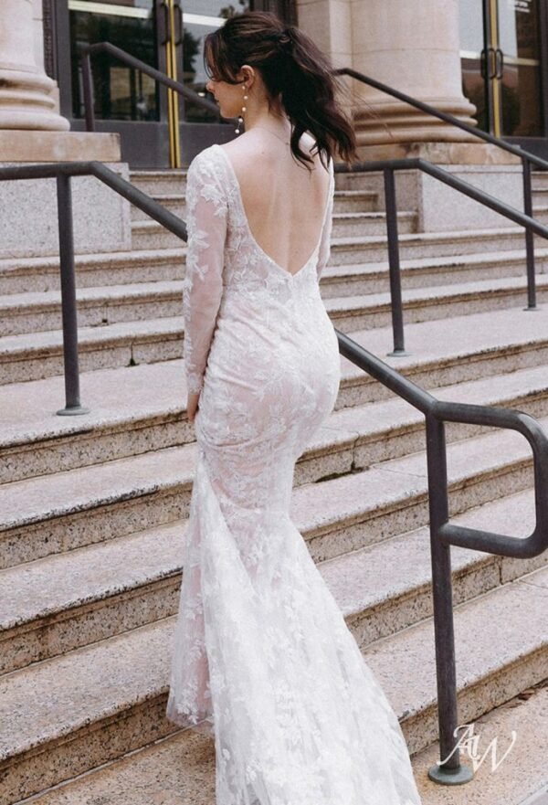 AW Lugal Wedding Dress - Image 3